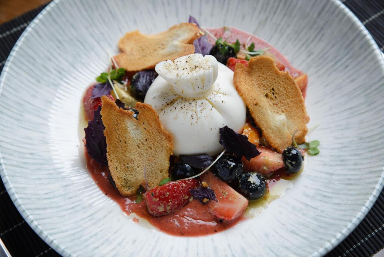 Royal Tulip Hotel & Casino, Tbilisi Luaran gambar Buratta