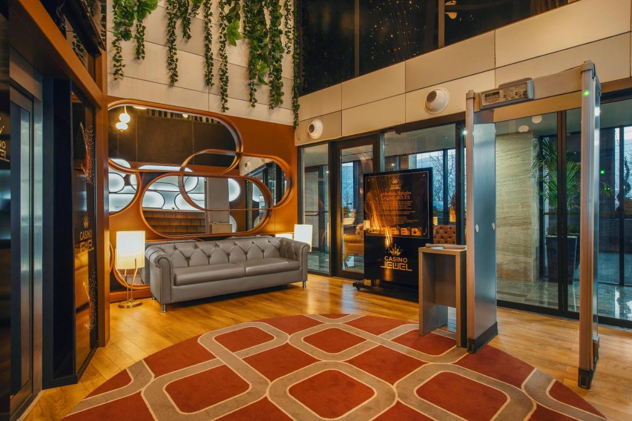 Royal Tulip Hotel & Casino, Tbilisi Luaran gambar The lobby of the hotel