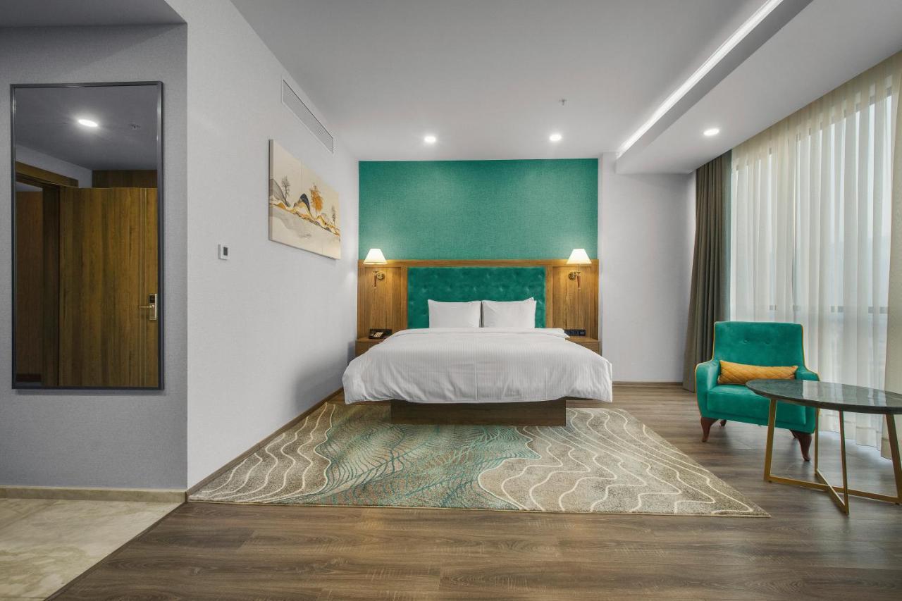 Royal Tulip Hotel & Casino, Tbilisi Luaran gambar